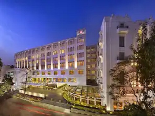 escorts in The LaLiT Great Eastern Hotel